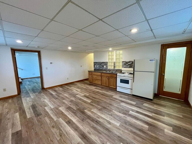 Foto del edificio - 2093 Creek Rd