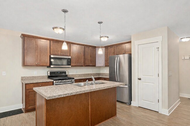 Foto del edificio - Immaculate 3 bed/3.5 bath home in Caledonia