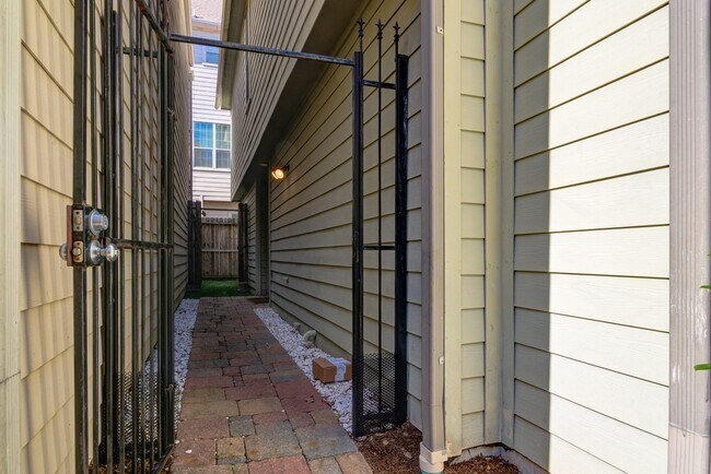 Foto del edificio - 5976 Kansas St