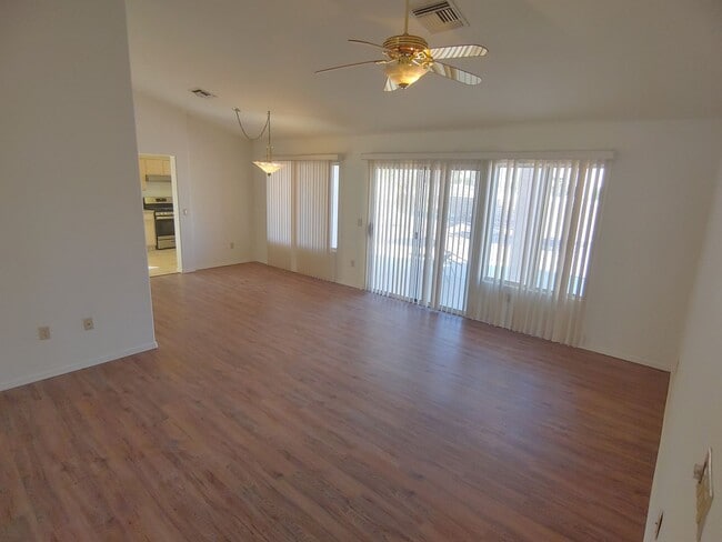 Foto del edificio - 3117 Birch Grove Ct