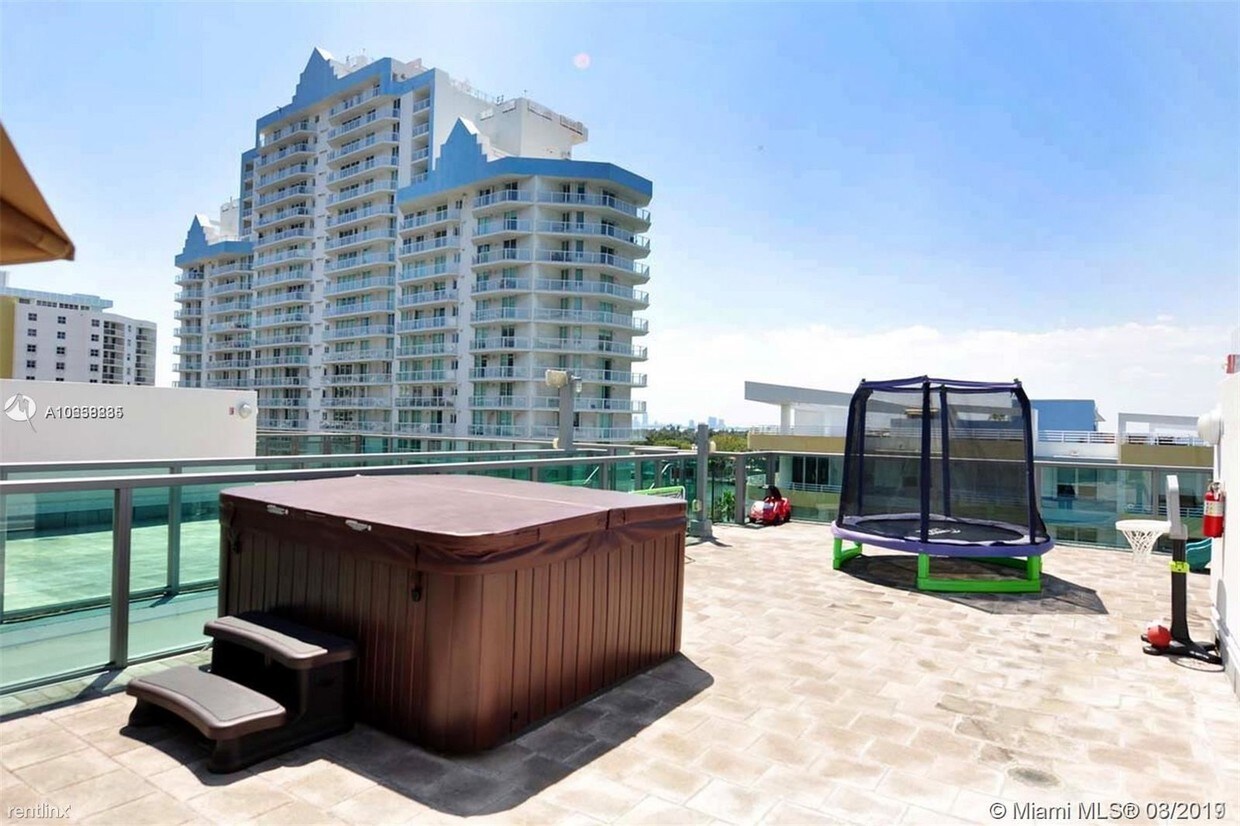 Primary Photo - 3 br, 3 bath Condo - 6000 Collins Ave # 5422