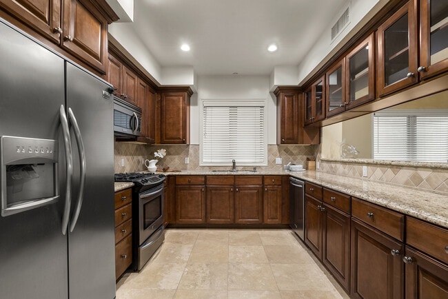 Foto del edificio - 2347 Fox Hills Dr