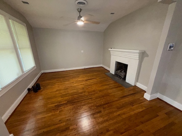 Building Photo - 1318 Oak St