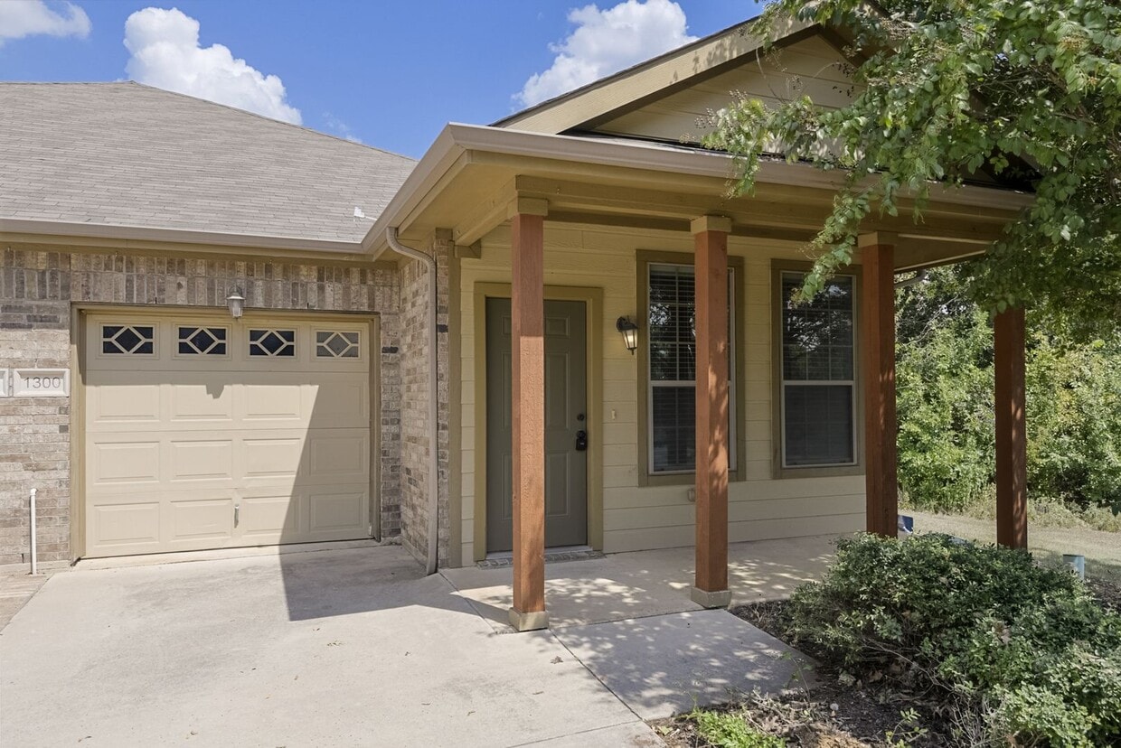 Photo - 1300 Piedmont Drive