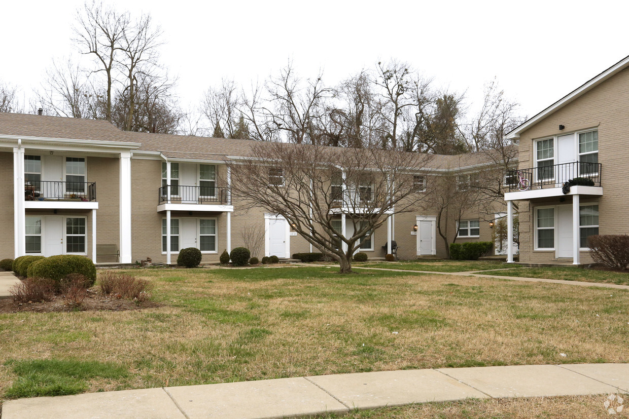 Primary Photo - Forest View Apartments