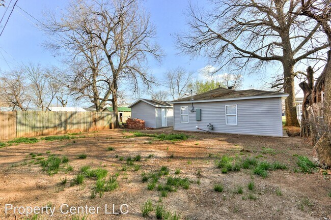 Building Photo - 2 br, 1 bath House - 3221 NW 15th St