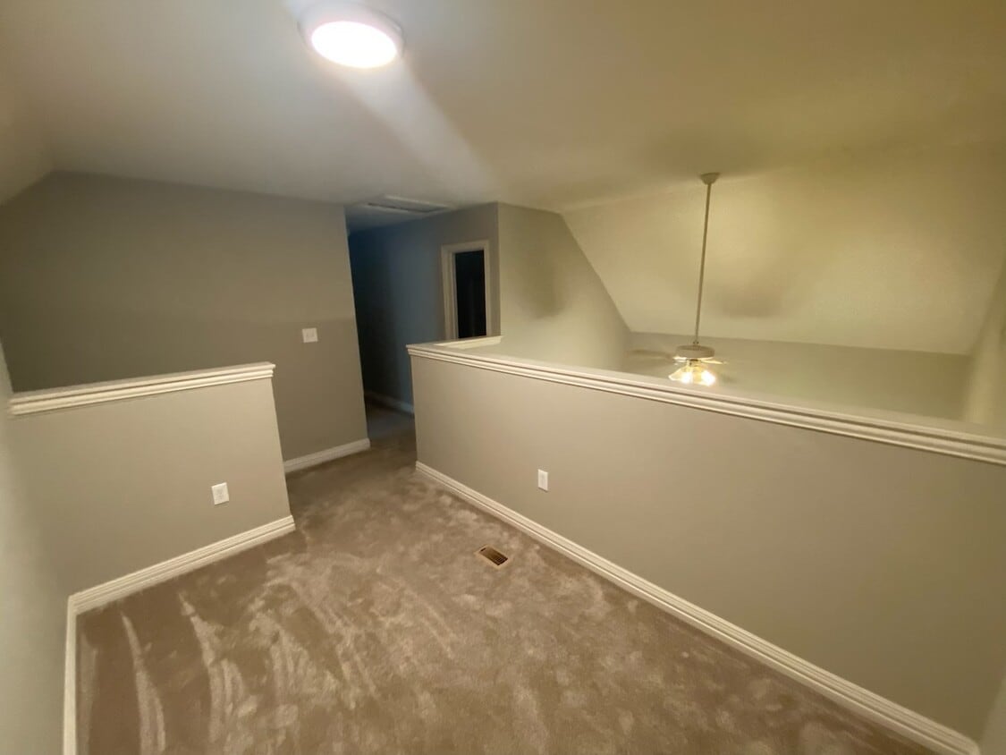 área de loft abierta - 18 Addie Ln