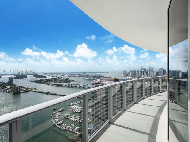 Foto del edificio - 488 NE 18th St