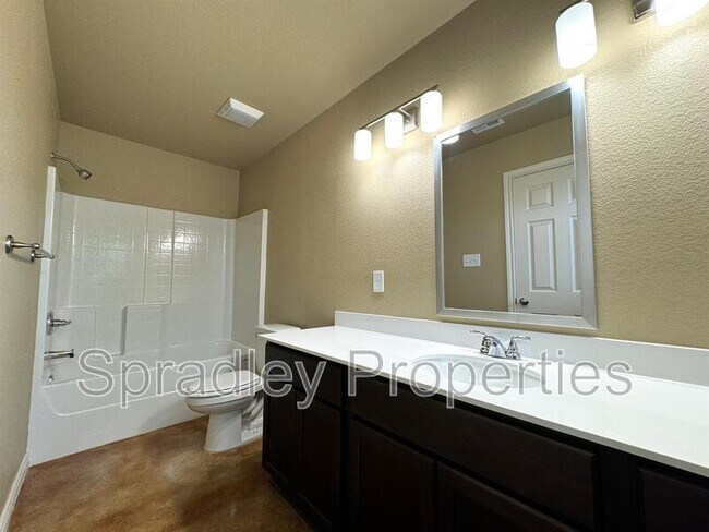 Building Photo - 1013 Bandera Ct