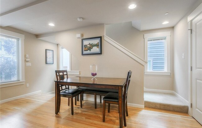 Foto del edificio - 2121 N 113th St