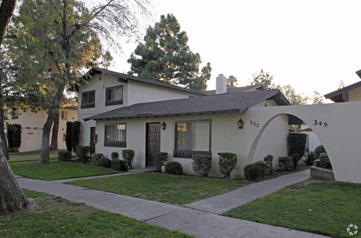 Primary Photo - 349-353 S Stillman Ave