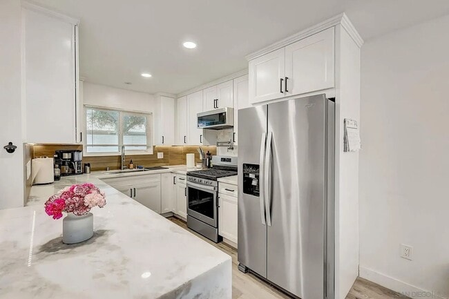 Building Photo - 2BD/2BA Condo in the heart of Escondido - ...