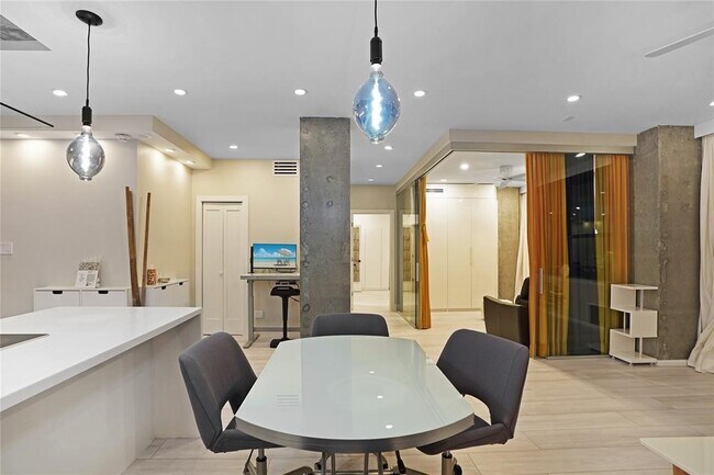 Foto del edificio - 3310 Timmons Ln