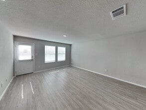 Building Photo - 144 Hollywood Dr