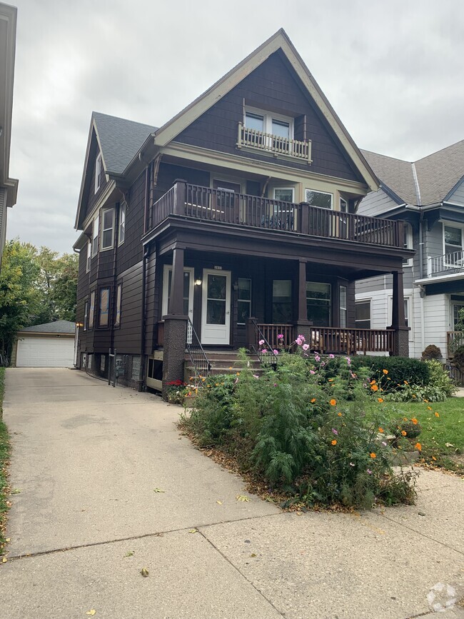 Building Photo - 2831 N Frederick Ave