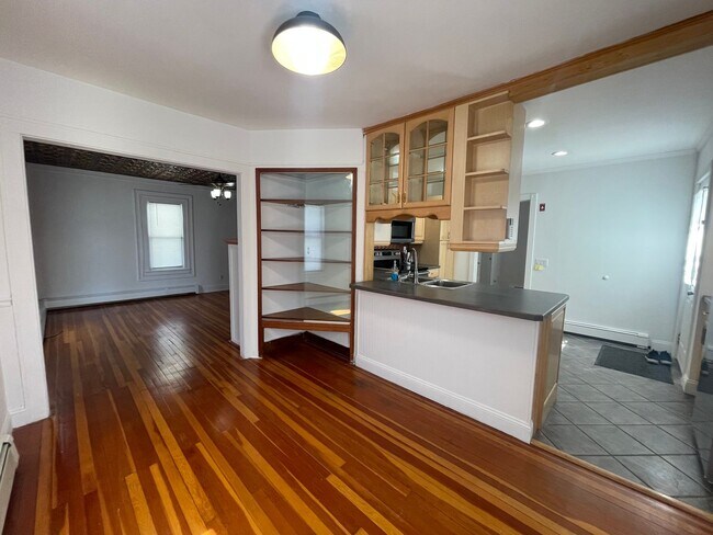 Building Photo - Bright & Updated 2-Bed Home in Dalton- $2450