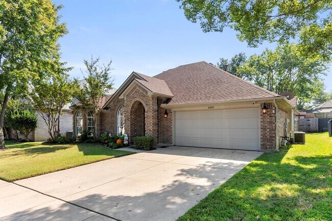Foto del edificio - 6820 Hickory Hollow Ln