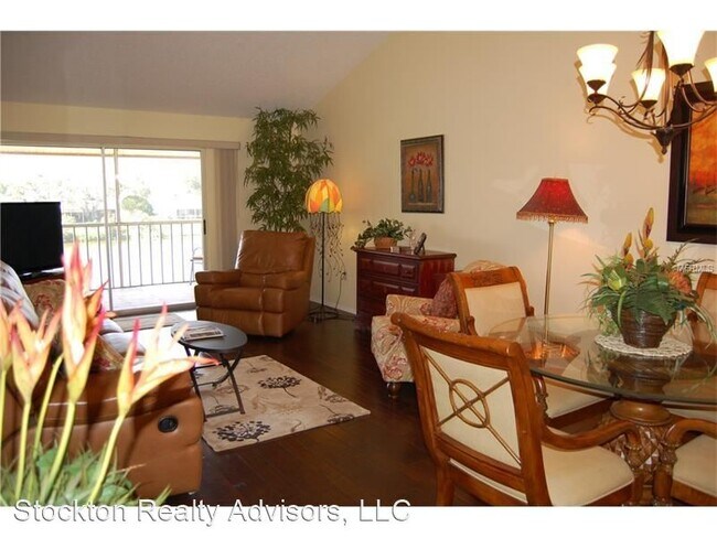 Foto del edificio - 2 br, 2 bath House - 1305 Pine Lake Dr Unit 5