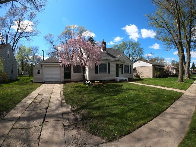 Foto del edificio - 4 Bed 2 Bath Farmington Hills home for lease