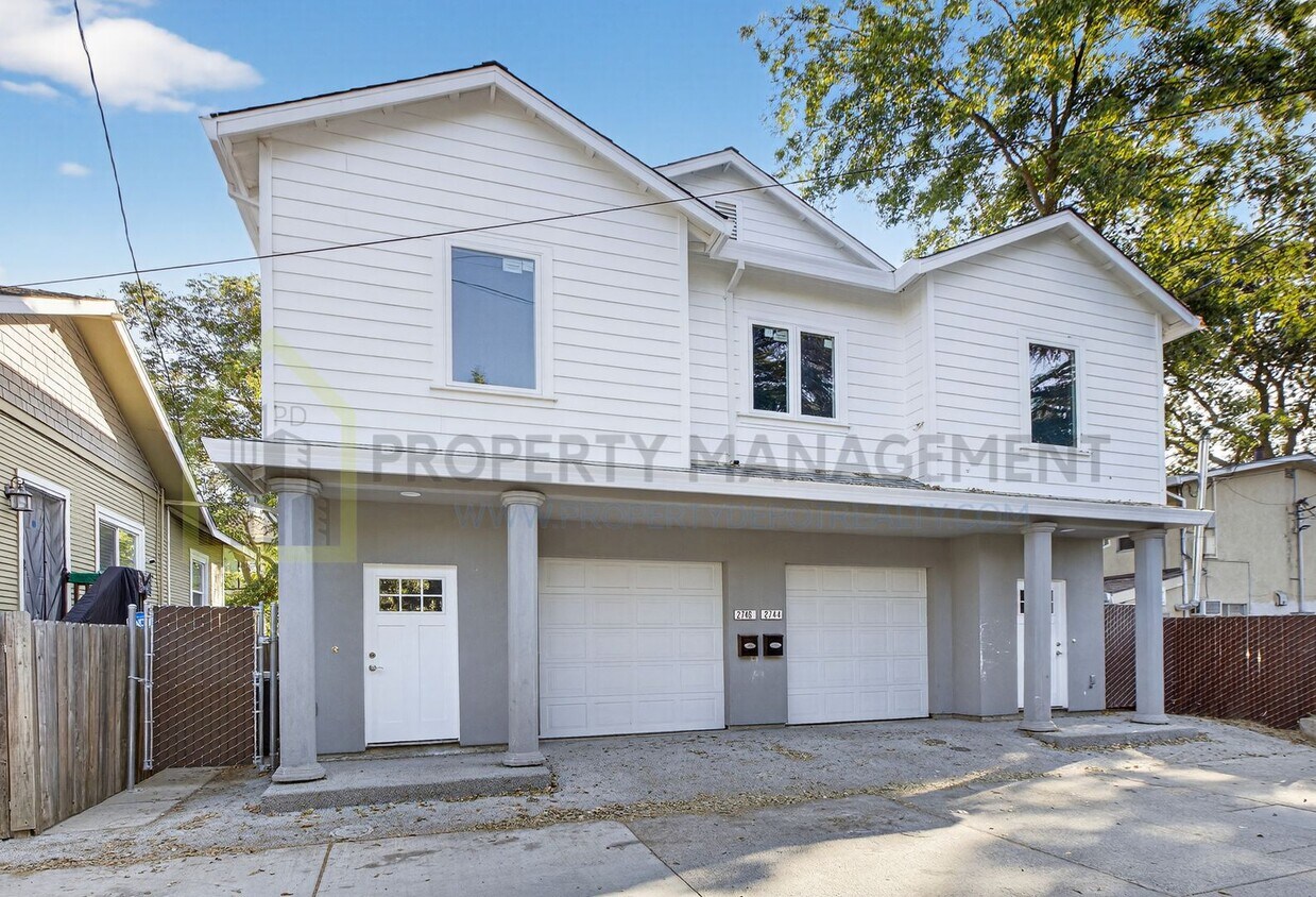Foto principal - Brand New Built 2 Bedroom duplex in Curtis...