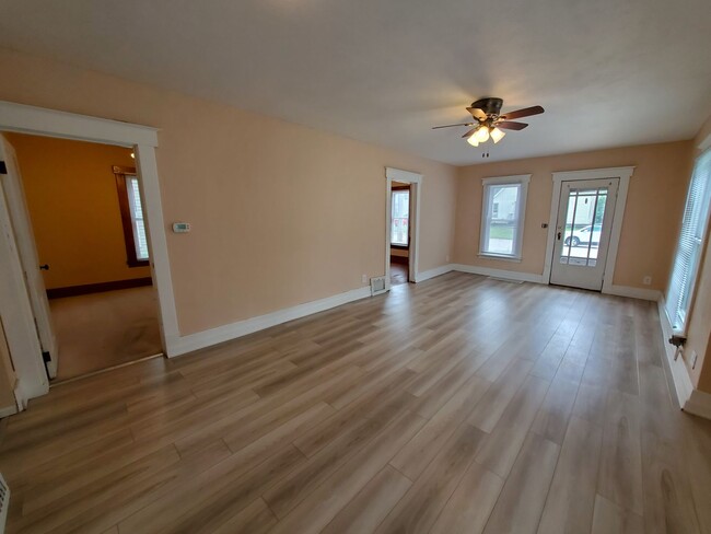 Foto del edificio - Adorable Pet Friendly House in Oelwein! 2n...