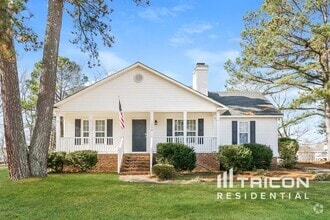 Building Photo - 1004 Spruce Dr