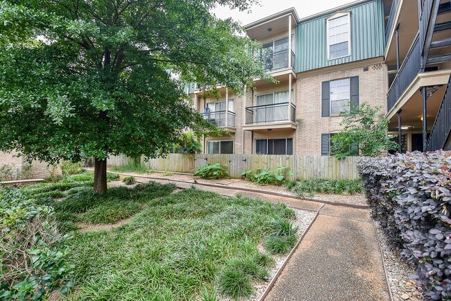 Foto del edificio - Post Oak Apartment Ready for Quick Move in!