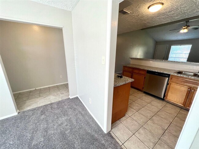Foto del edificio - 6502 Bazel Brook Dr
