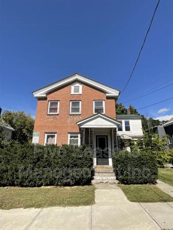 Foto principal - 406.5 North St