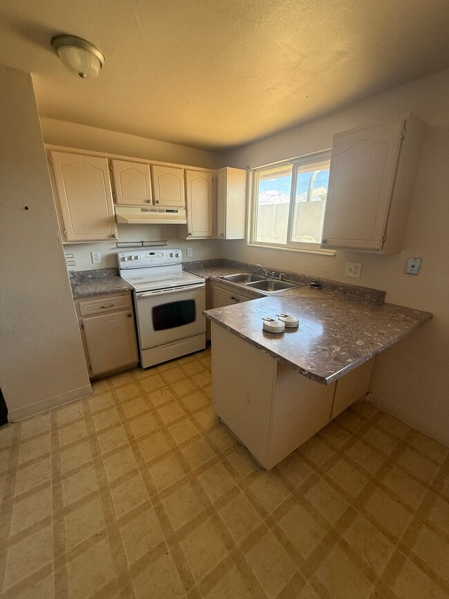 Building Photo - 3419 Mockingbird Way