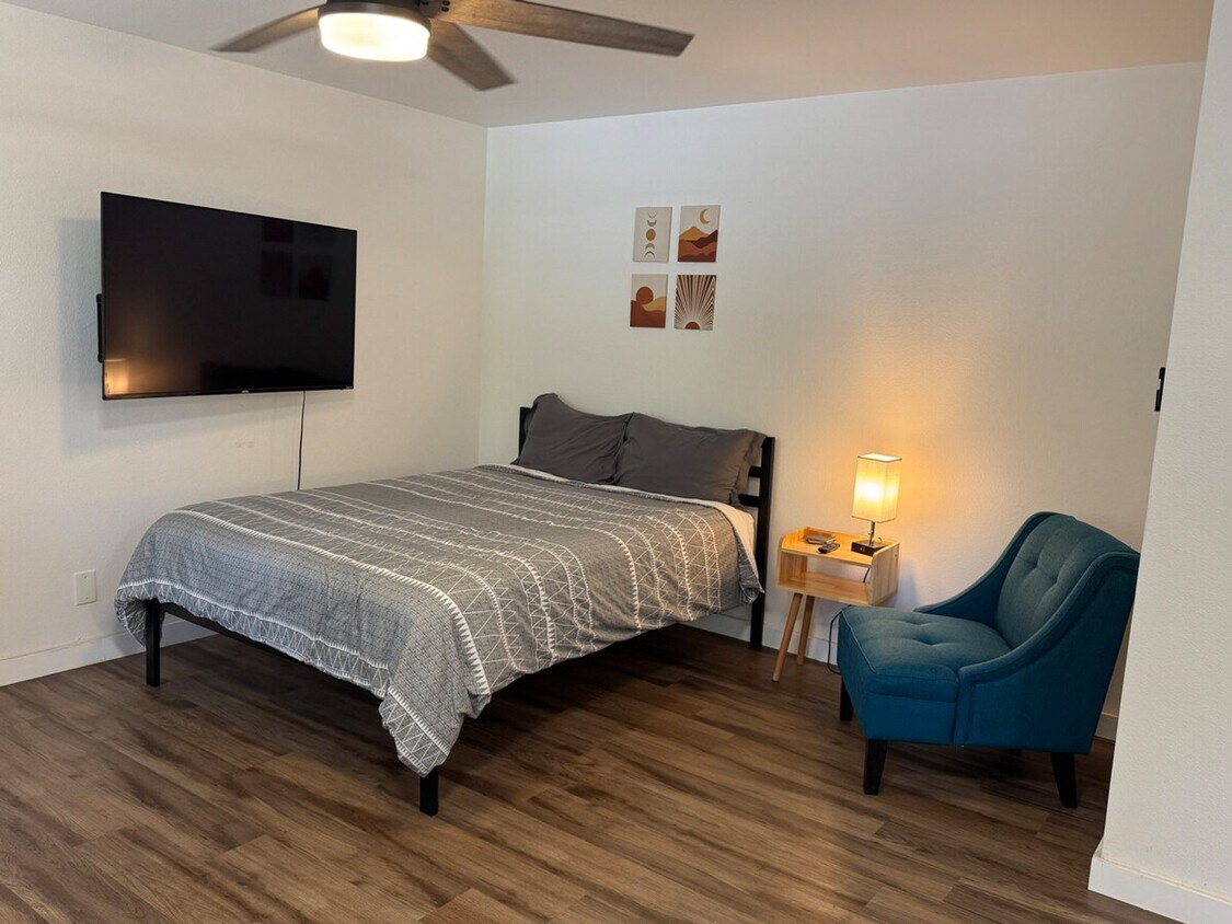 Foto principal - 806 S Elm St