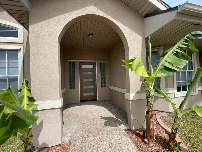 Foto del edificio - 15829 Vincent Dr