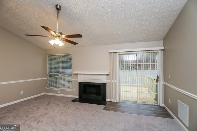 Building Photo - 1817 Cres Hill Dr NW