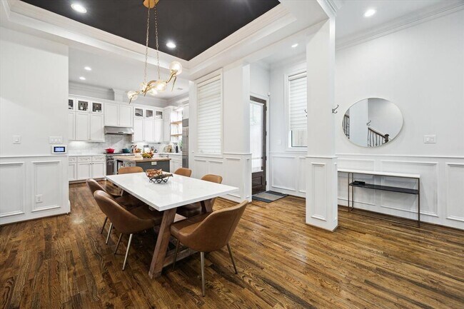 Building Photo - 3226 Leonidas St