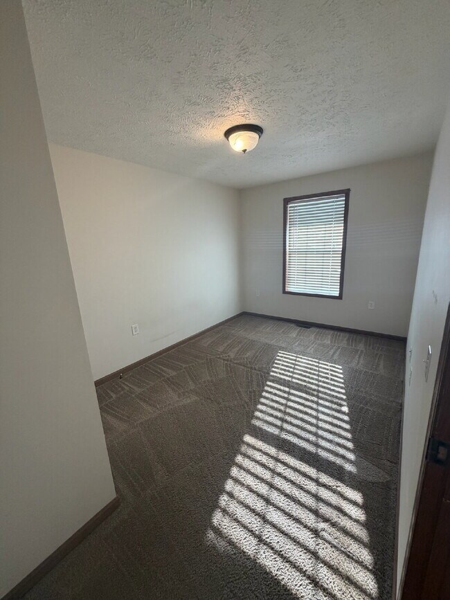 Foto del edificio - 24 Central B