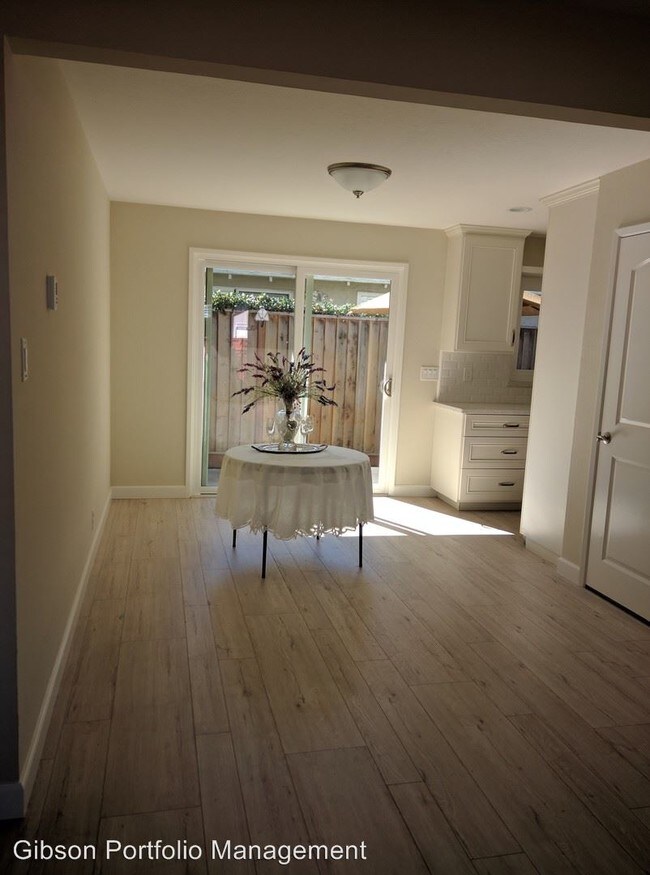 Foto del edificio - 510 Tyrella Ave