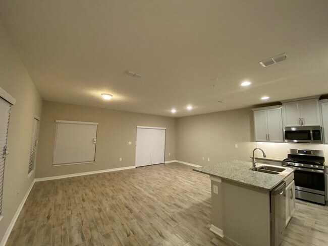 Building Photo - 230 Cedar Bark Ln