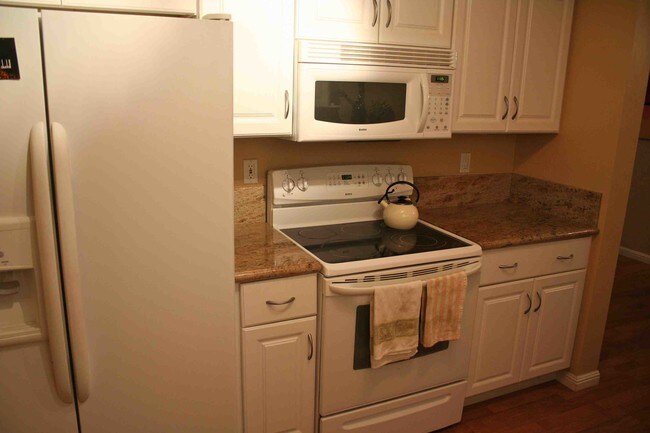 Cocina completa - 670 San Antonio Rd