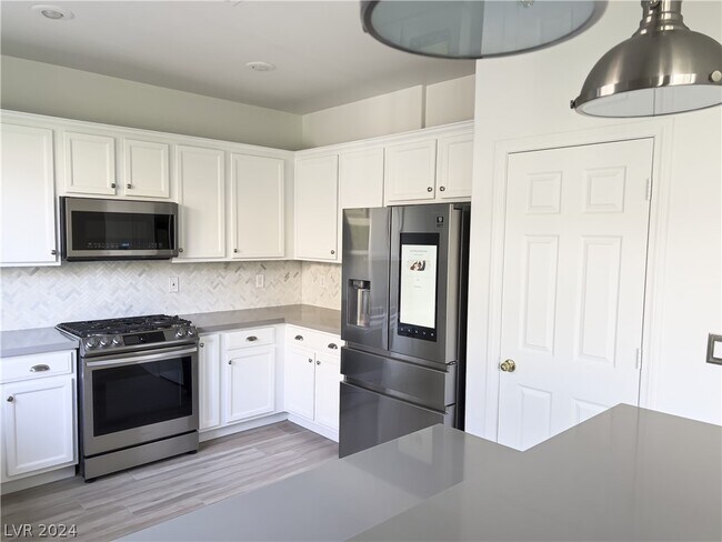Foto del edificio - 6151 Novelty St