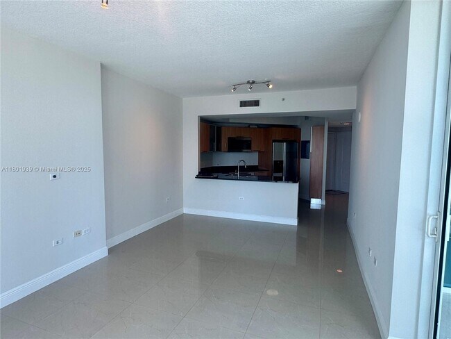 Foto del edificio - 480 NE 30th St