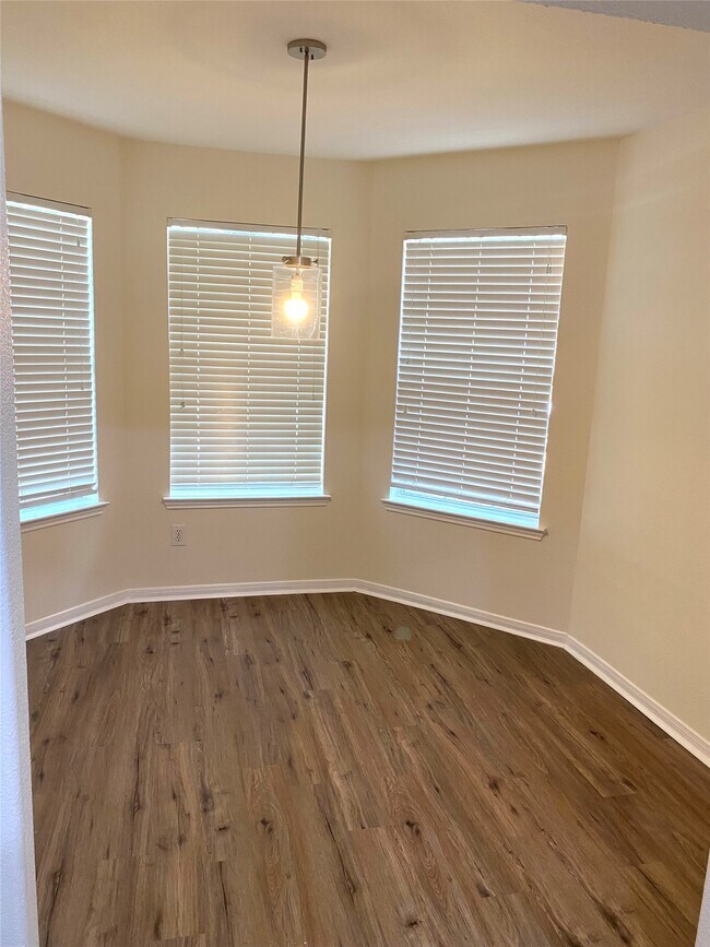 Foto del edificio - 17315 Quiet Grove Ln