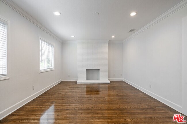Building Photo - 1316 Mariposa Ave