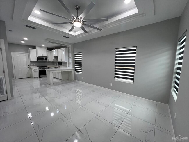Foto del edificio - 1122 Country Club Drive