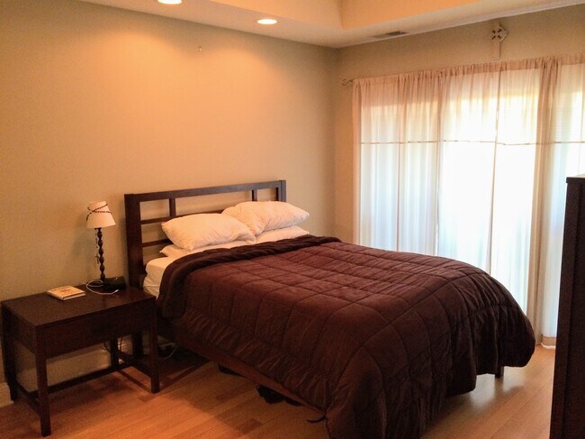 Master Bedroom - 1601 S State St