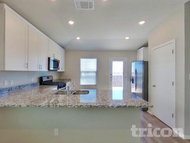 Building Photo - 5205 Sidesaddle Dr