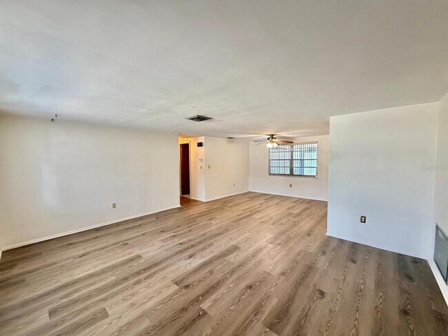 Building Photo - 7434 Neva Ln