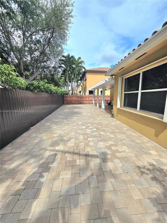 Foto del edificio - 12816 SW 52nd St