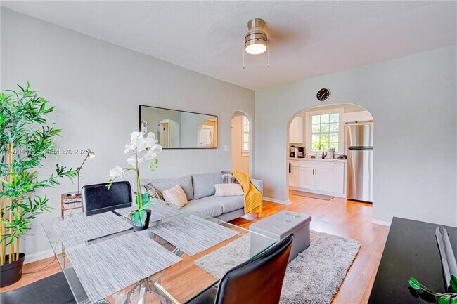 Foto del edificio - 227 SW 30th Ave