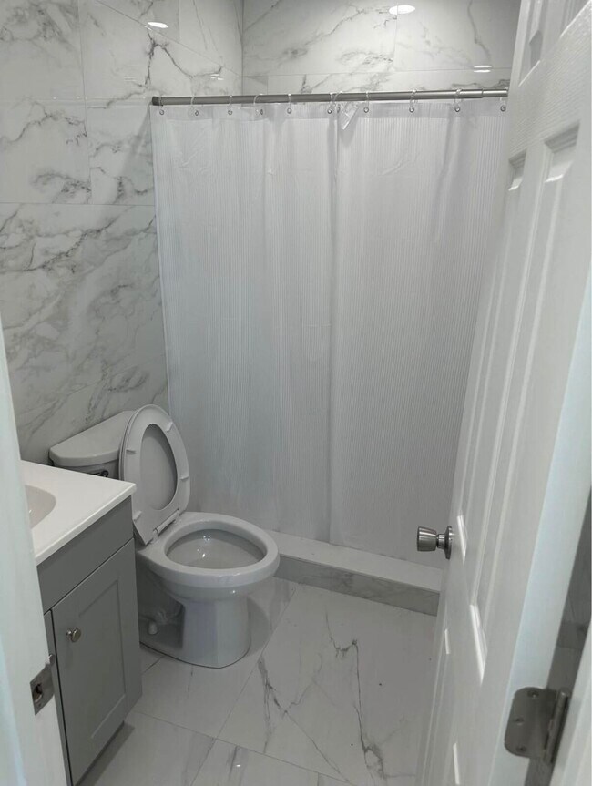 Foto del edificio - 700 NW 3rd Ave