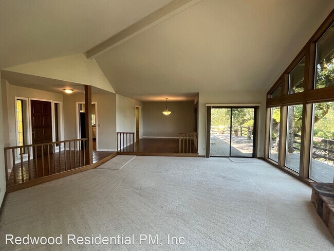 Building Photo - 3 br, 2.5 bath House - 4701 Woodview Drive